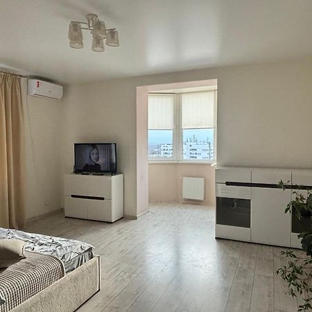 Апартаменти Люкс В Центрі, На Вулиці Набережна,10 З Парковкою Lutsʼk Exterior foto